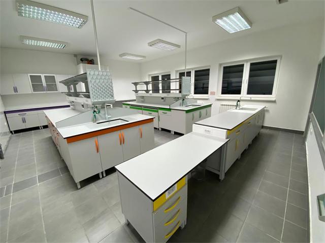 Laboratorijski namještaj