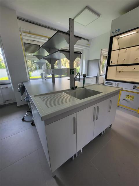 Laboratorijski namještaj