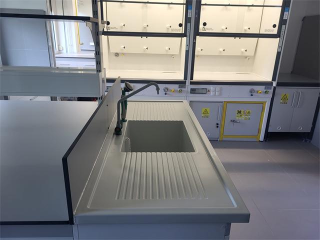 Laboratorijski namještaj