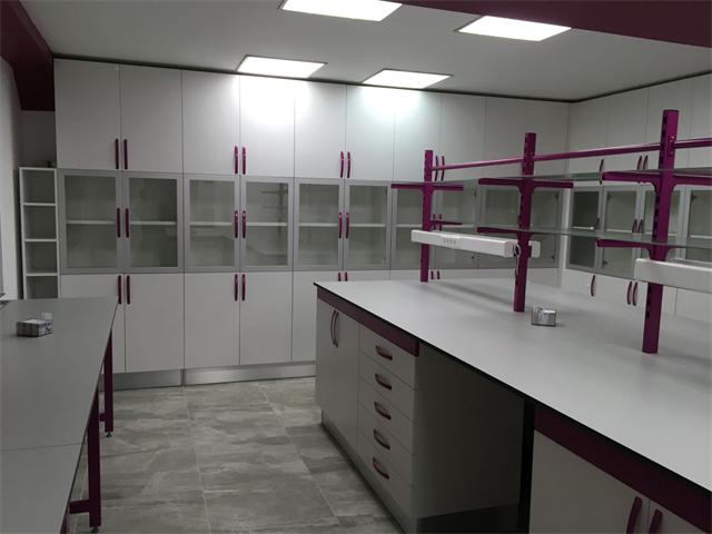 Laboratorijski namještaj